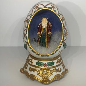 SAN FRANCISCO MUSIC BOX-SANTA EGG-LIGHTED-NEW IN BOX-AVAILABLE FOR SALE 11/26